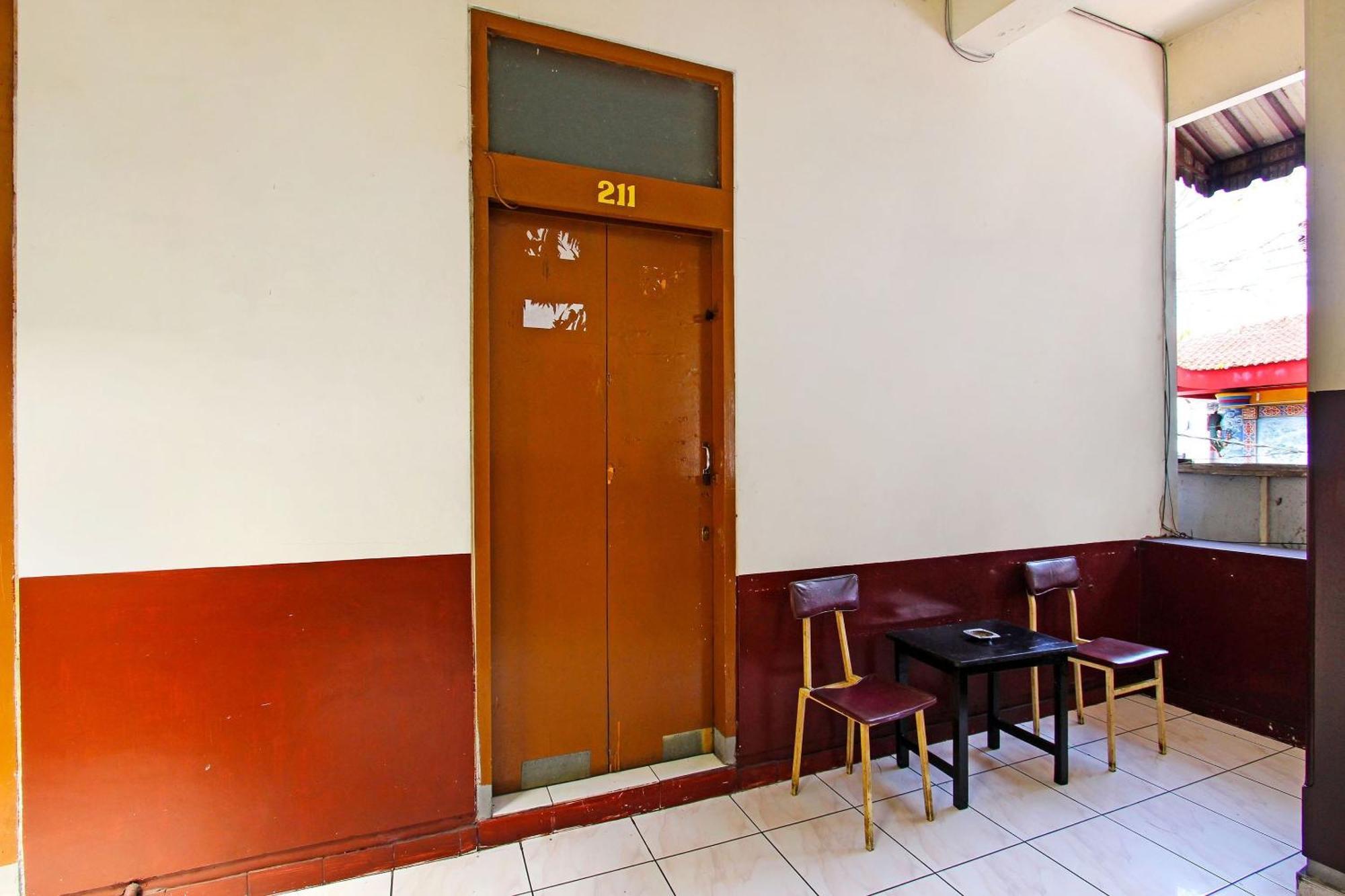 Oyo 91354 Hotel Mutiara Magelang Eksteriør bilde